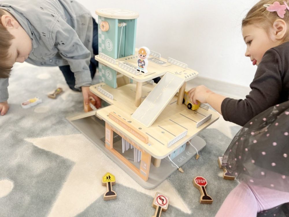 Houten Autogarage Speelgoed | Parkeergarage met Carwash & Voertuigen - Baby Doo