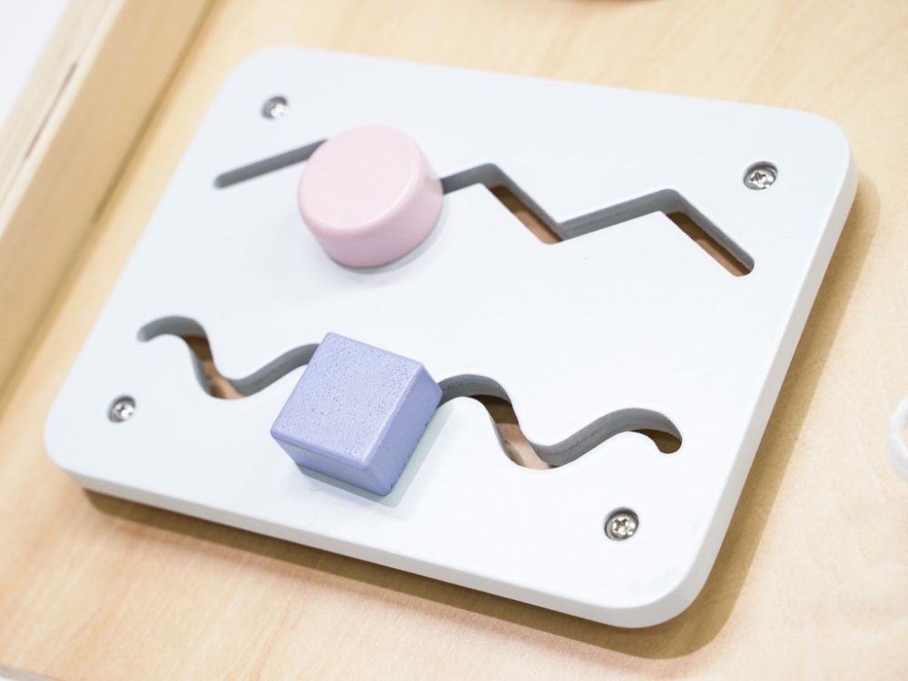 Houten Montessori Pikler Driehoek 3 - in - 1 | Klimrek, Glijbaan & Activiteitenbord - Baby Doo