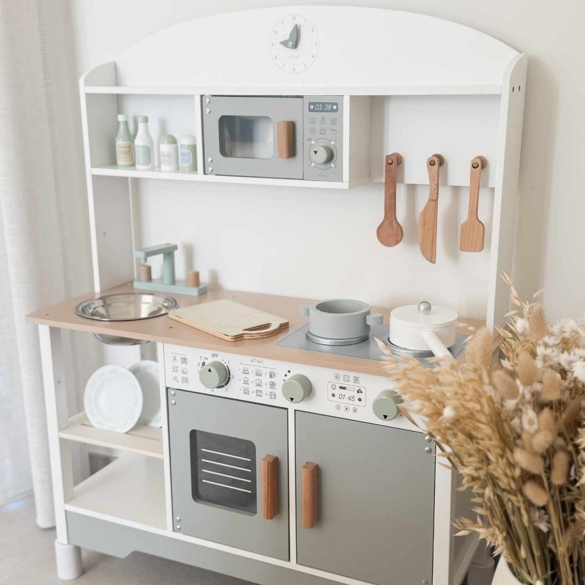 Houten Speelkeuken | Essentials | Speelkeukentje met 8 Accessoires & Verstelbare Pootjes - Baby Doo