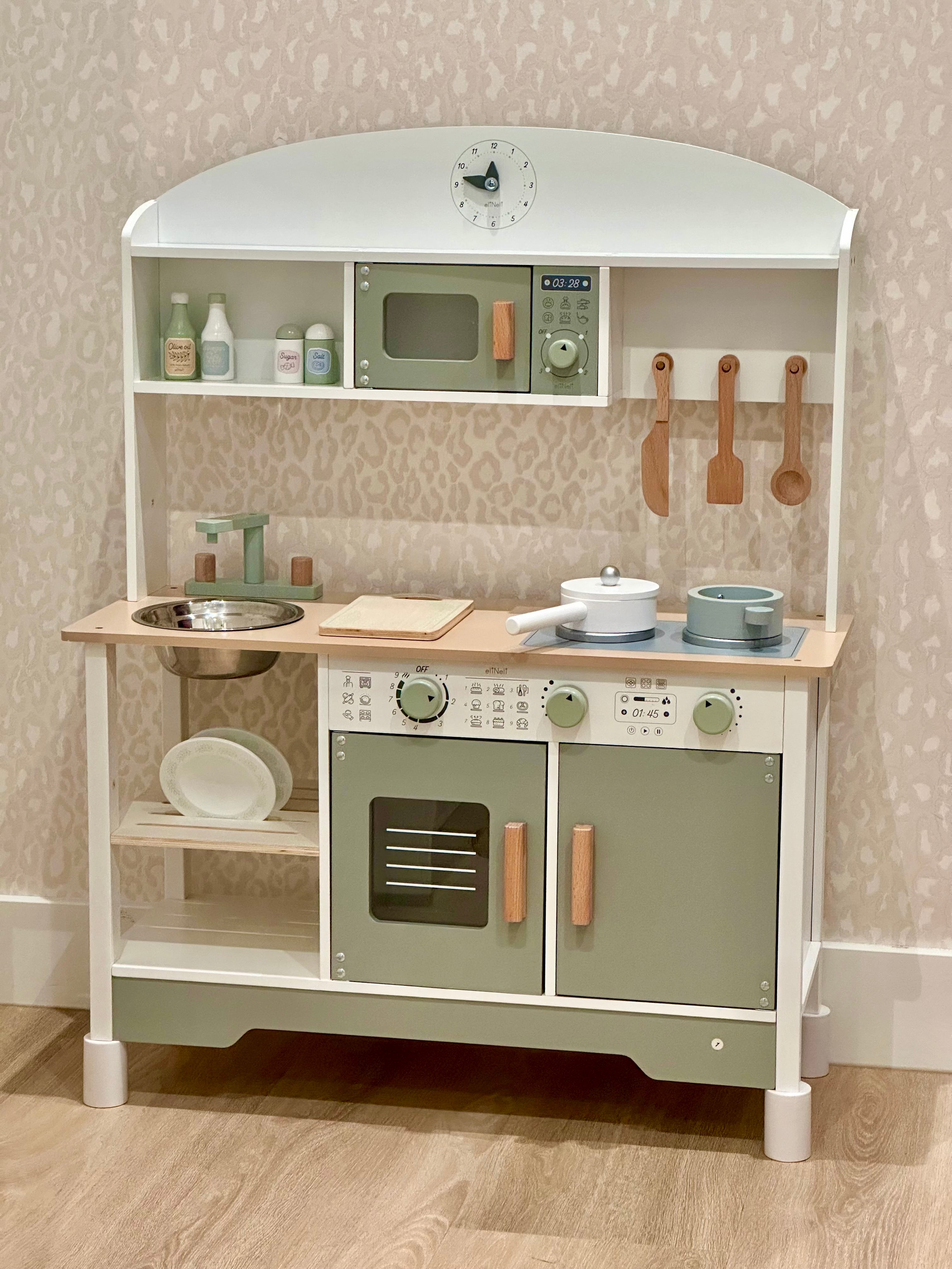 Houten Speelkeuken | Essentials | Speelkeukentje met 8 Accessoires & Verstelbare Pootjes