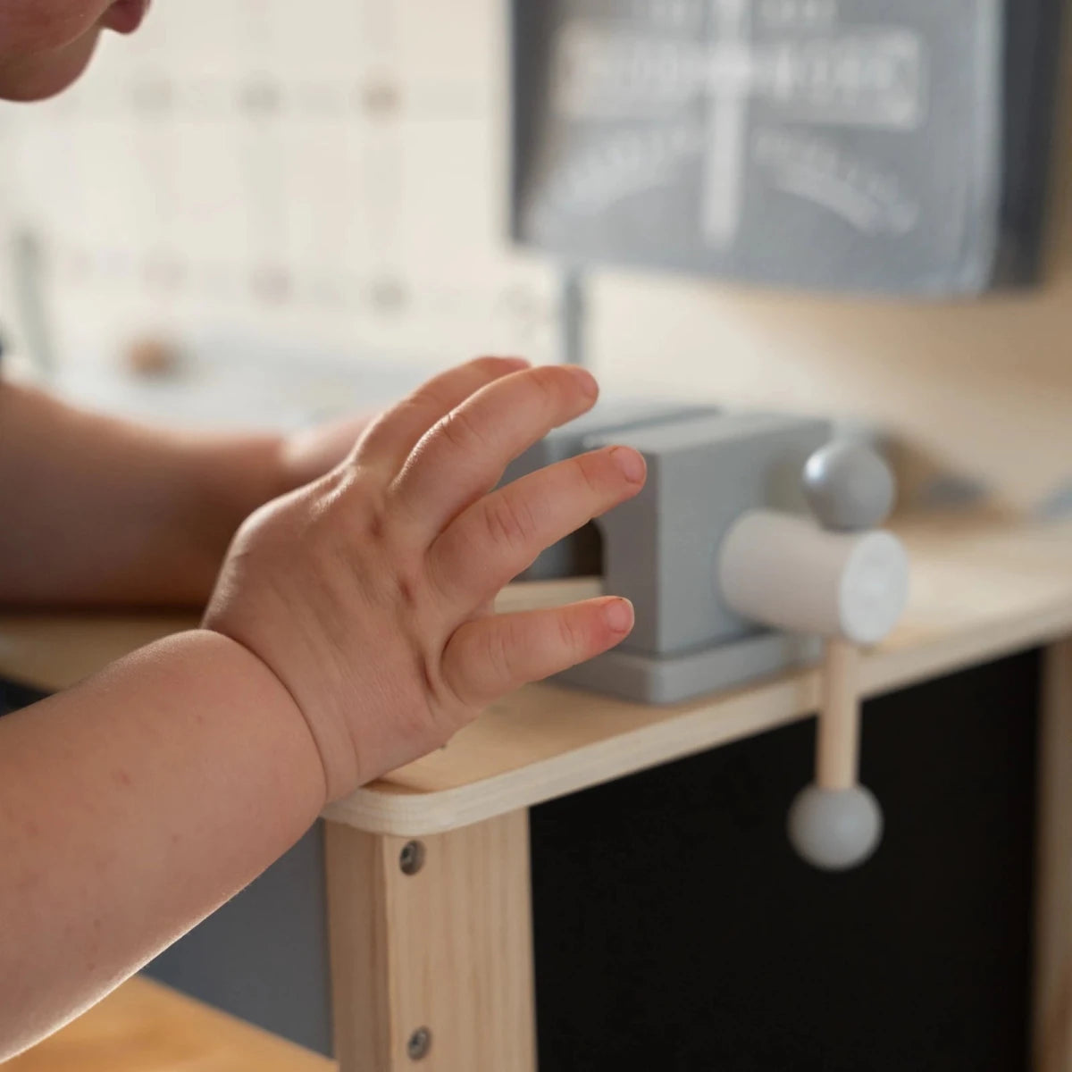 Houten Speelgoed Werkbank XXL met 73 Accessoires | Kinderwerkbank met Speelgoed Gereedschap vanaf 3 Jaar - Baby Doo