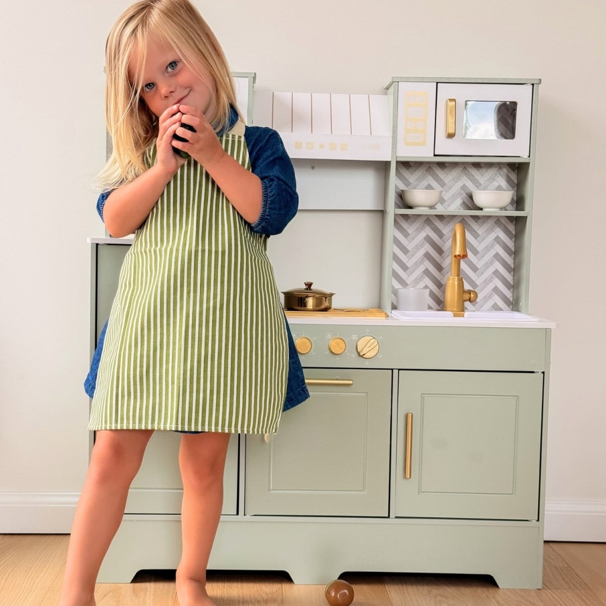 Houten Speelgoedkeuken met Licht, Geluid & Stoom | Kinderkeuken met Echte Effecten & Accessoires | Groen Goud | Vanaf 3 Jaar - Baby Doo