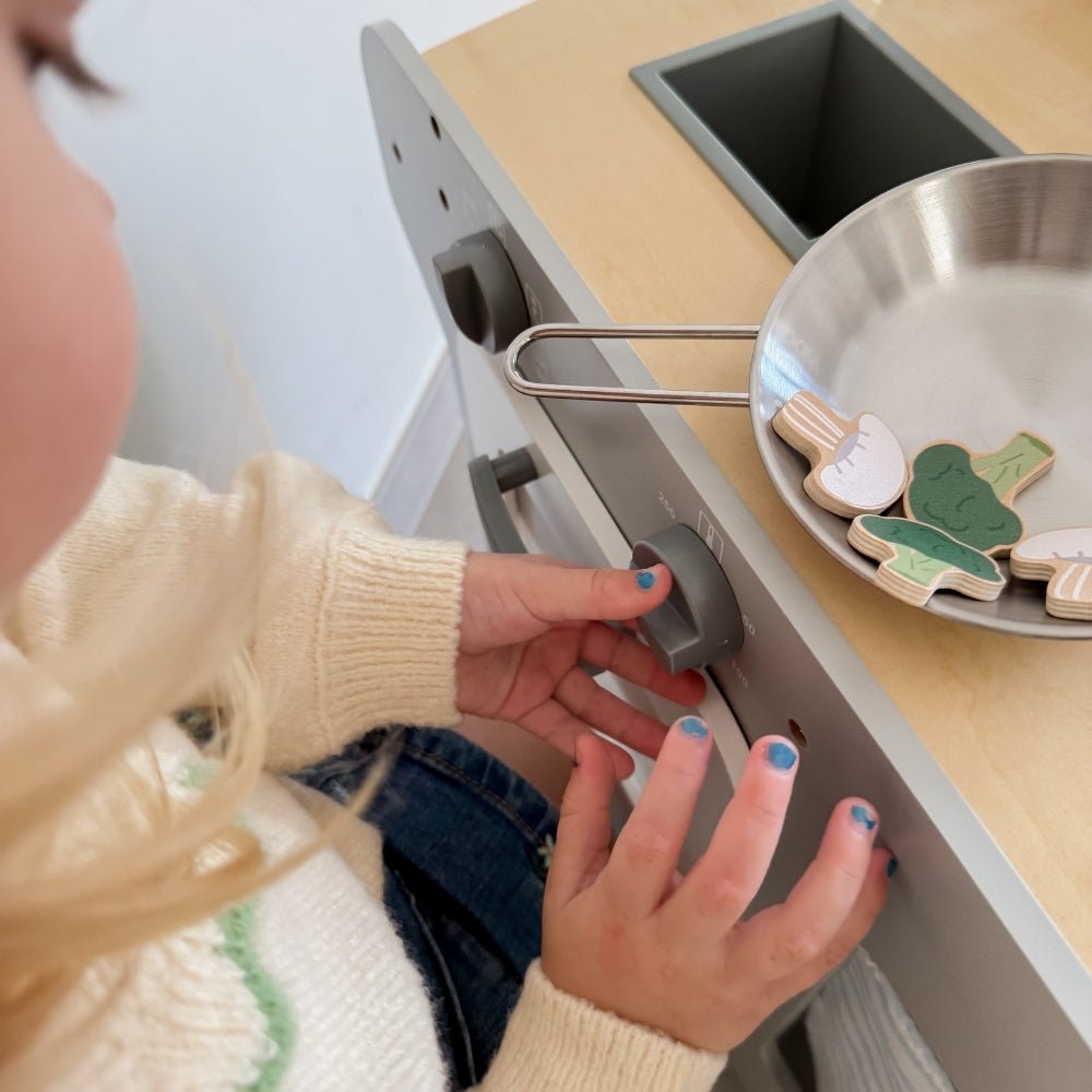 Houten Speelkraampje op Wielen | Speelkeuken & Winkeltje in 1 | Met Accessoires - Baby Doo