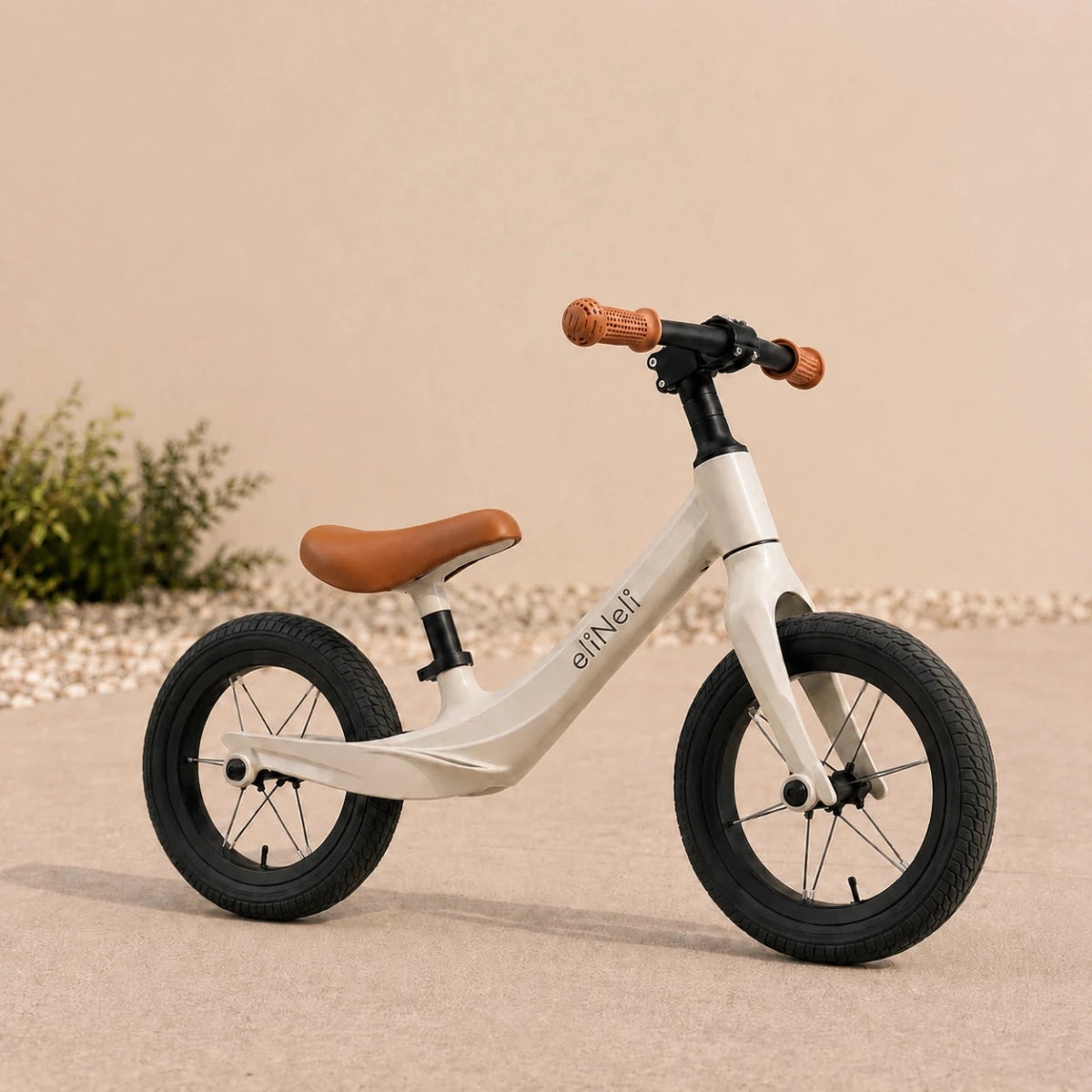 Loopfiets 2 Jaar met Luchtbanden – Lichtgewicht Magnesium Frame - Baby Doo